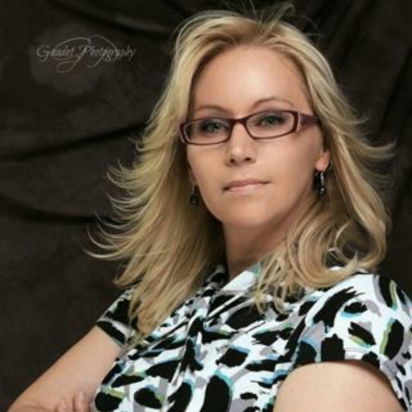 Meet your Posher, Angie - Picture 2 of 4